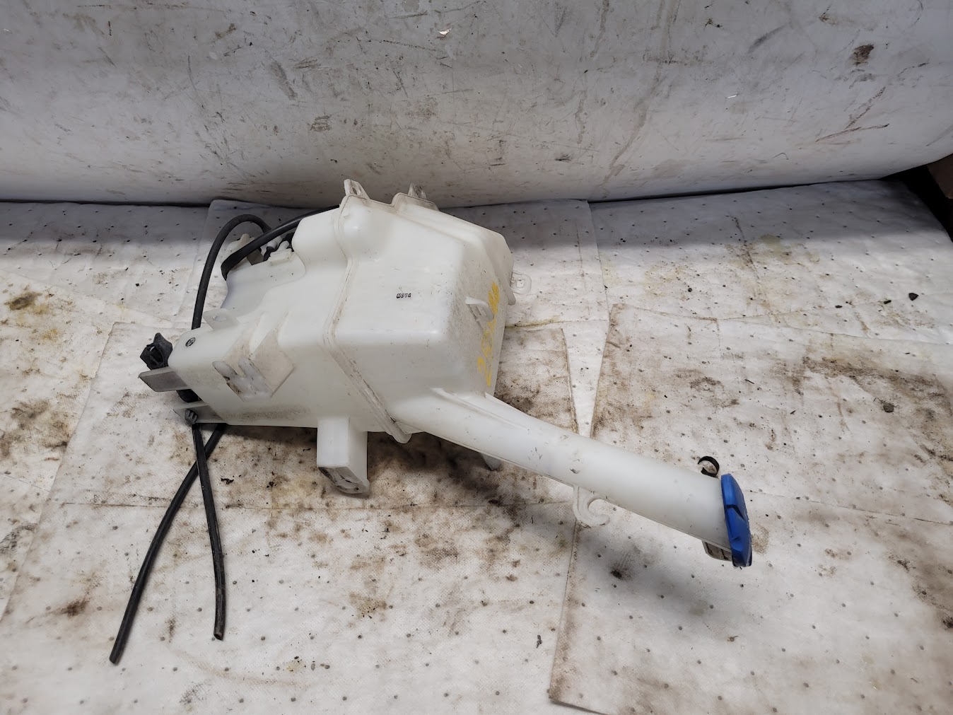 Washer Reservoir Assembly for Hyundai vehicles