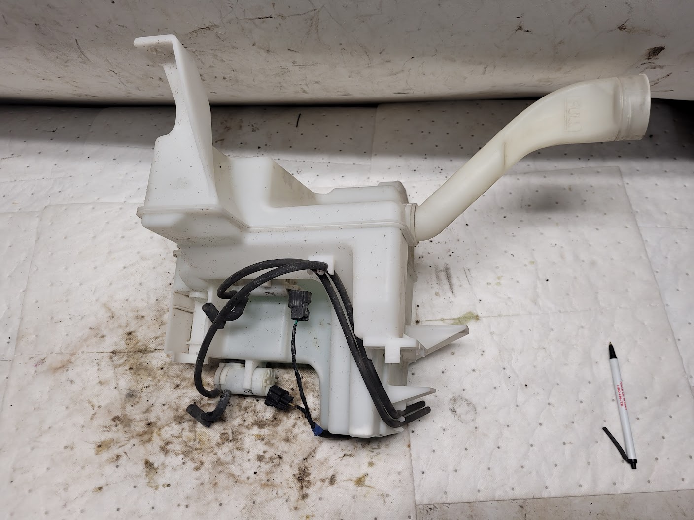 Washer Reservoir Assembly for Subaru vehicles