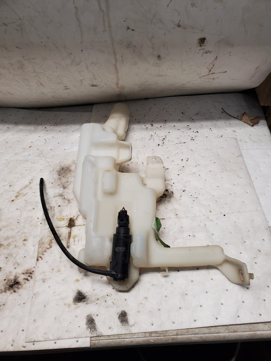 Washer Reservoir Assembly for Volkswagen vehicles