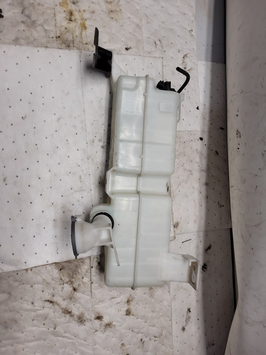 Washer Reservoir Assembly for Nissan vehicles