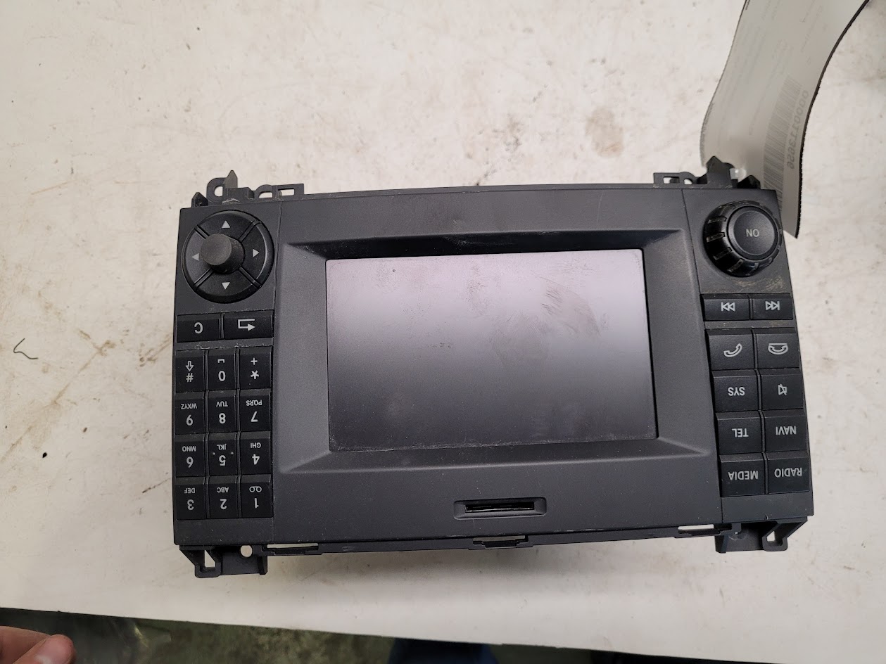Radio Audio for Mercedes-Benz vehicles