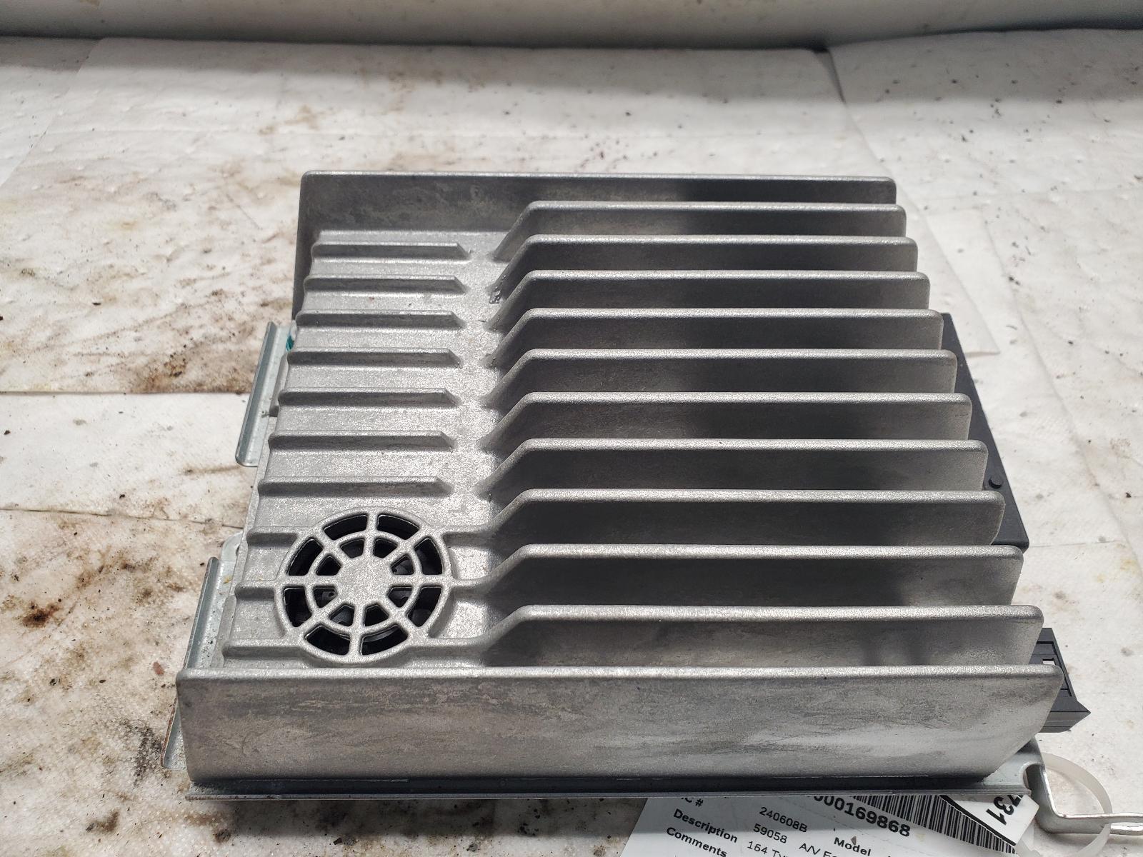 Radio Audio for Mercedes-Benz vehicles