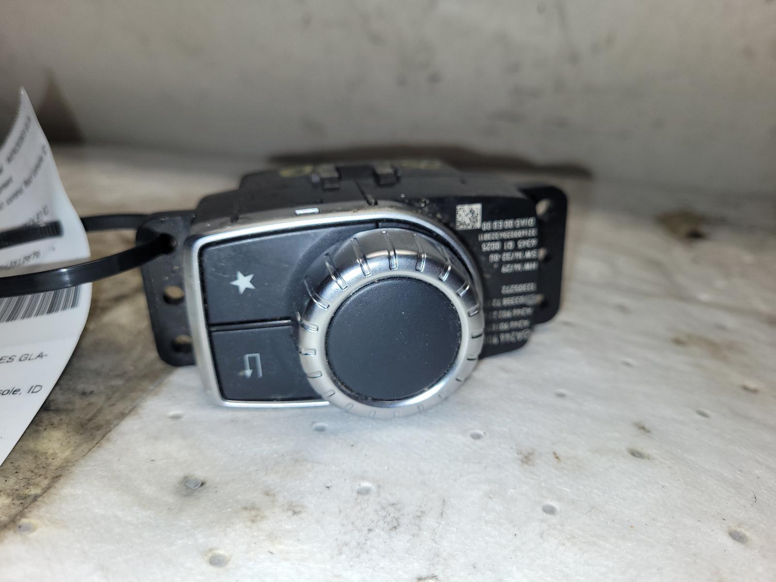 Radio Audio for Mercedes-Benz vehicles