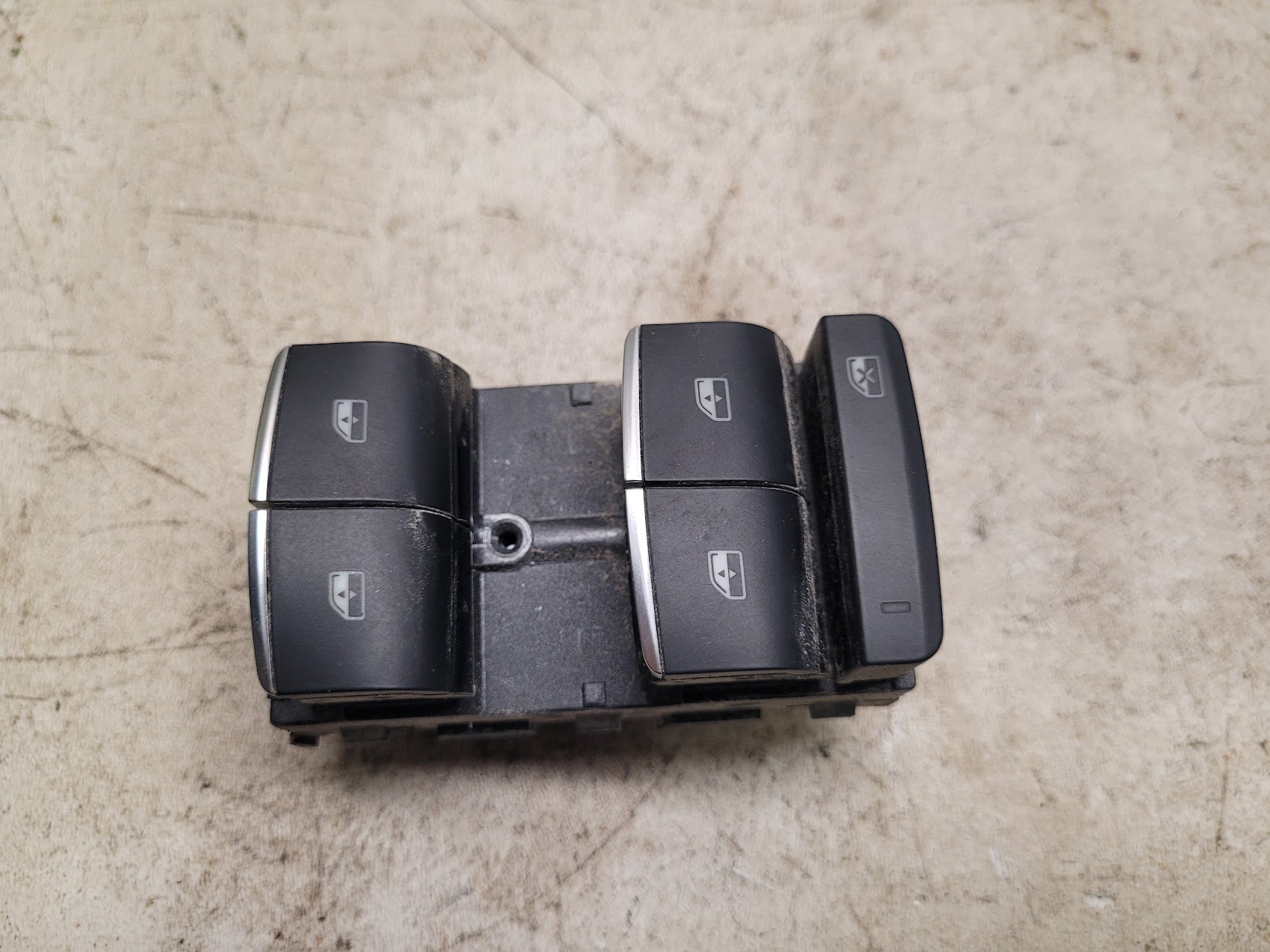 Front Door Switch for Alfa-Romeo vehicles