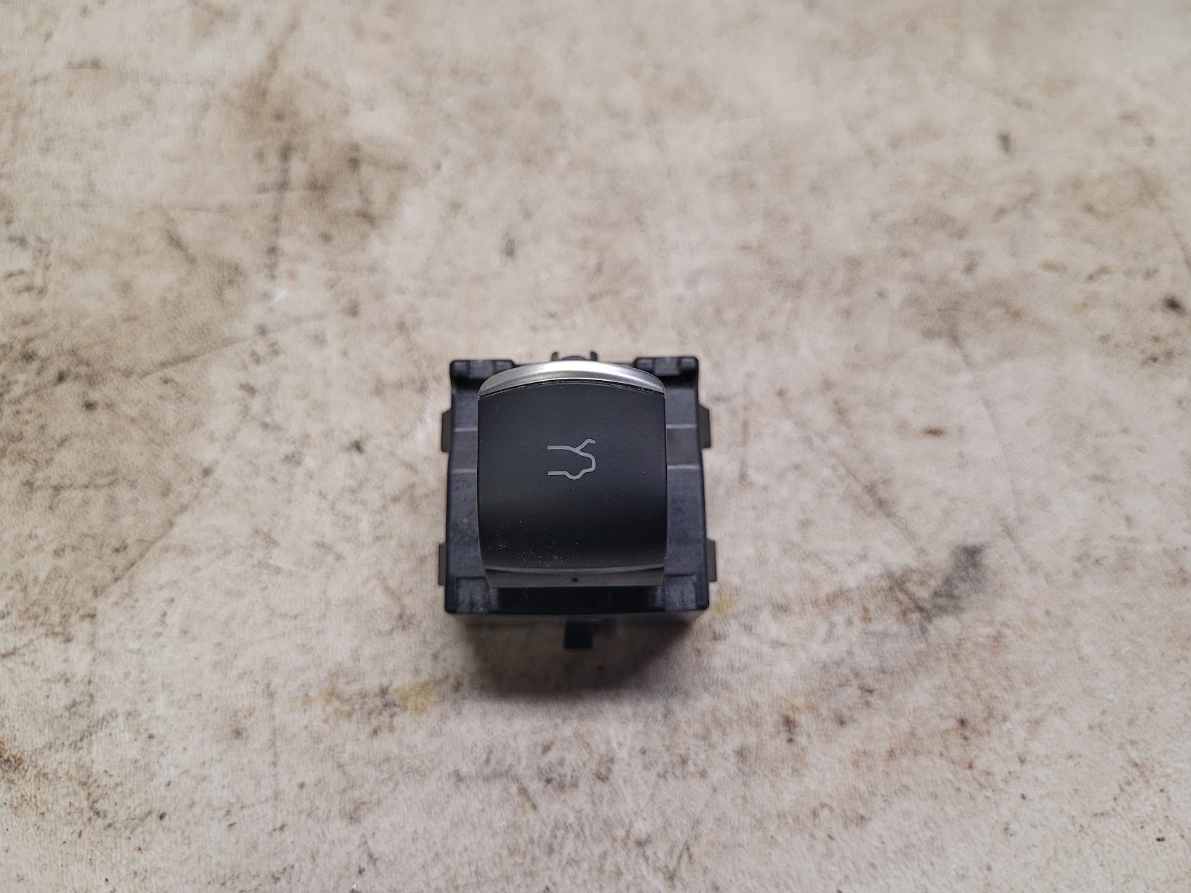 Front Door Switch for Alfa-Romeo vehicles