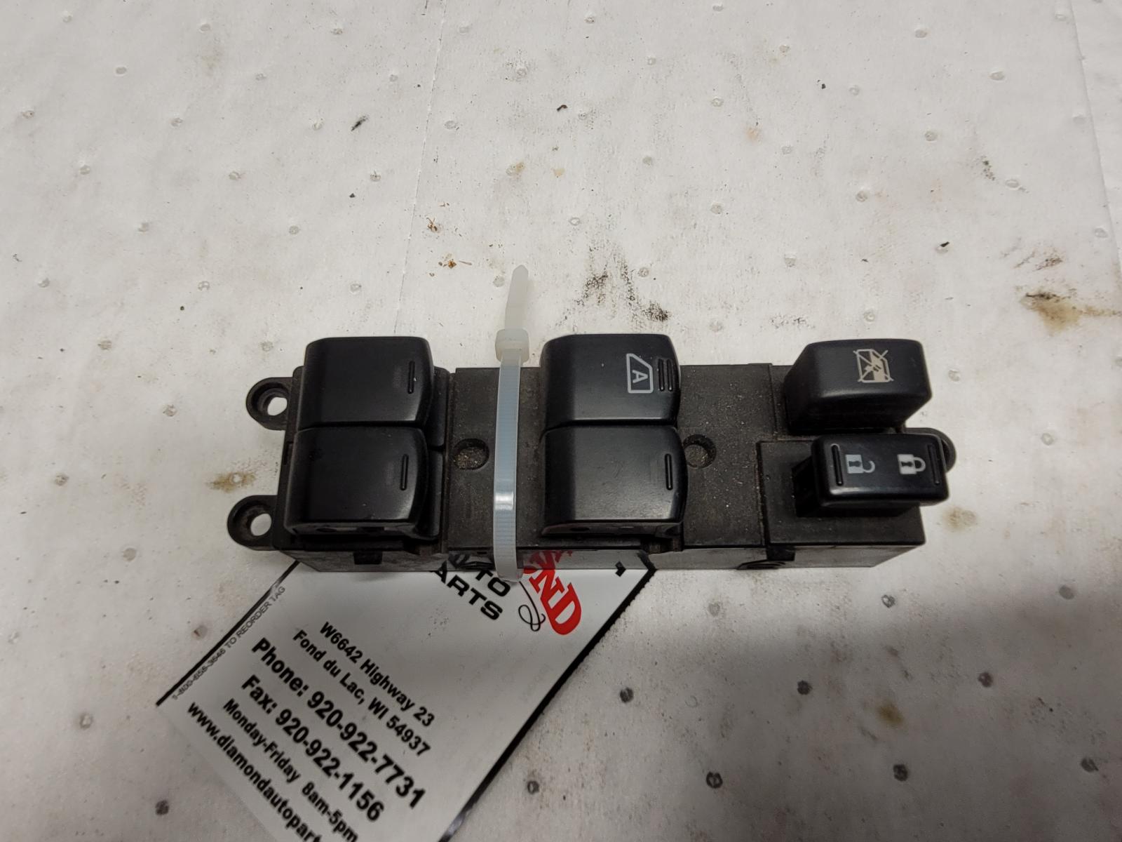 Front Door Switch for Nissan vehicles