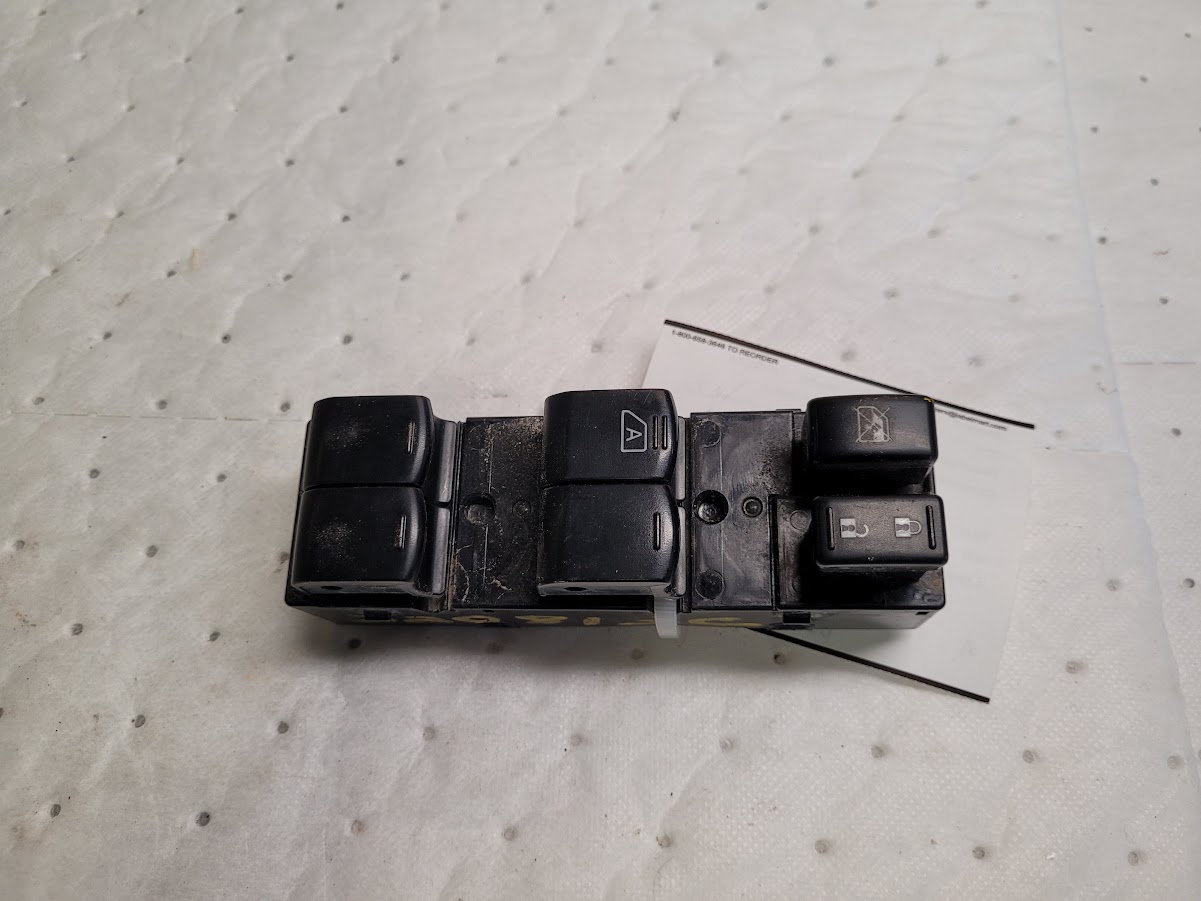 Front Door Switch for Subaru vehicles