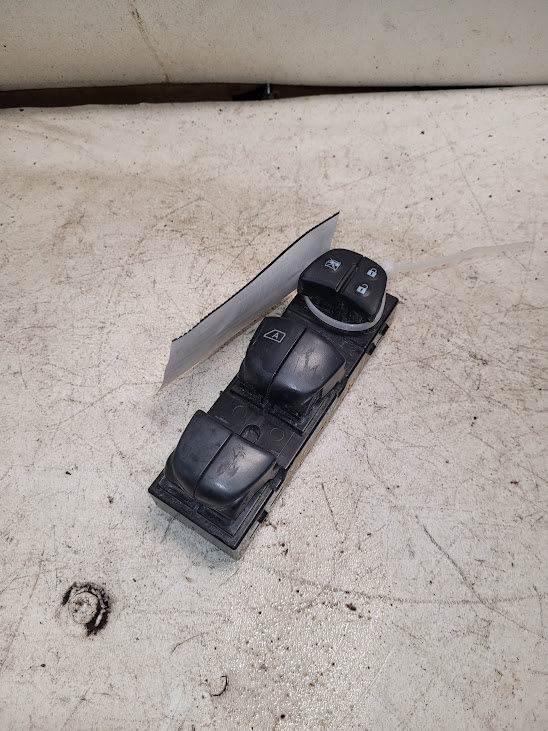 Front Door Switch for Nissan vehicles