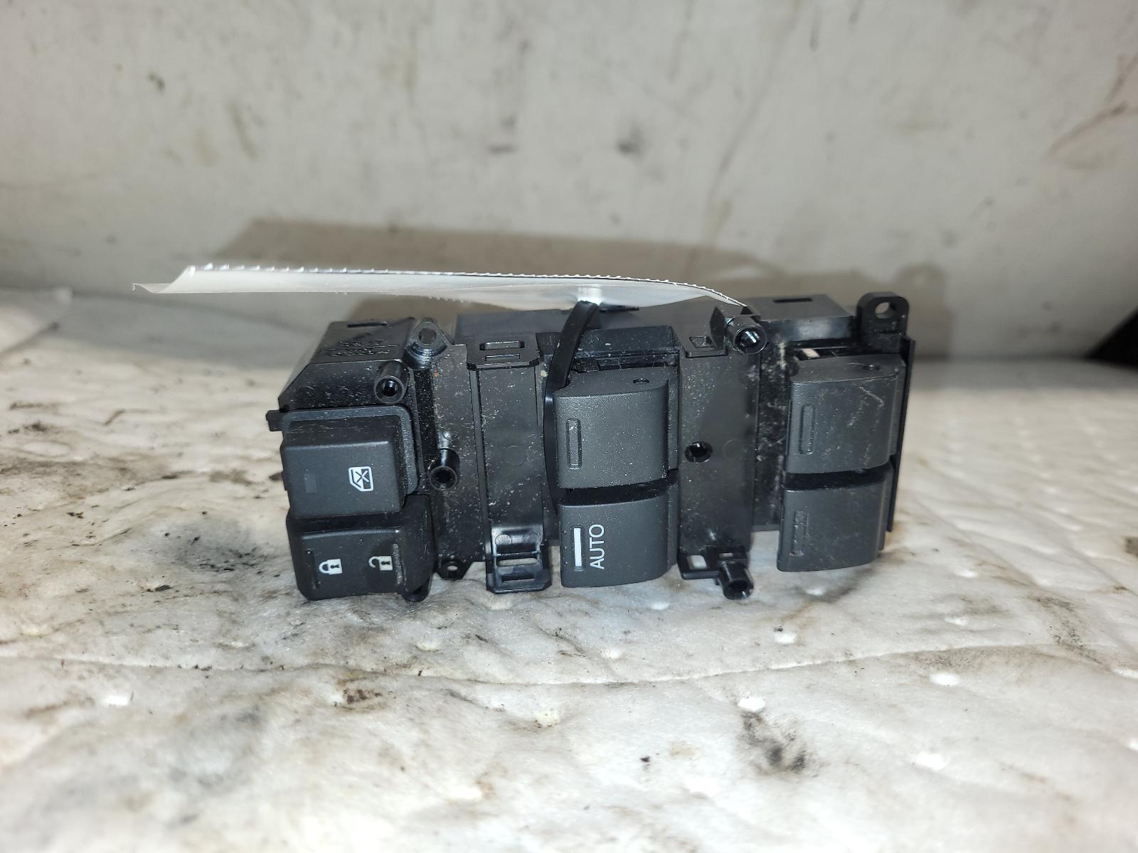 Front Door Switch for Honda vehicles