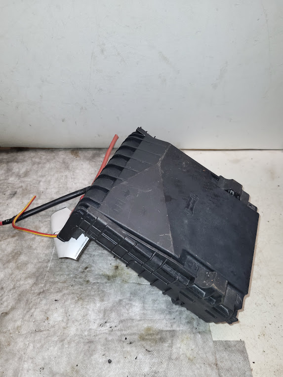 Engine Fuse Box for Volkswagen and Audi vehicles