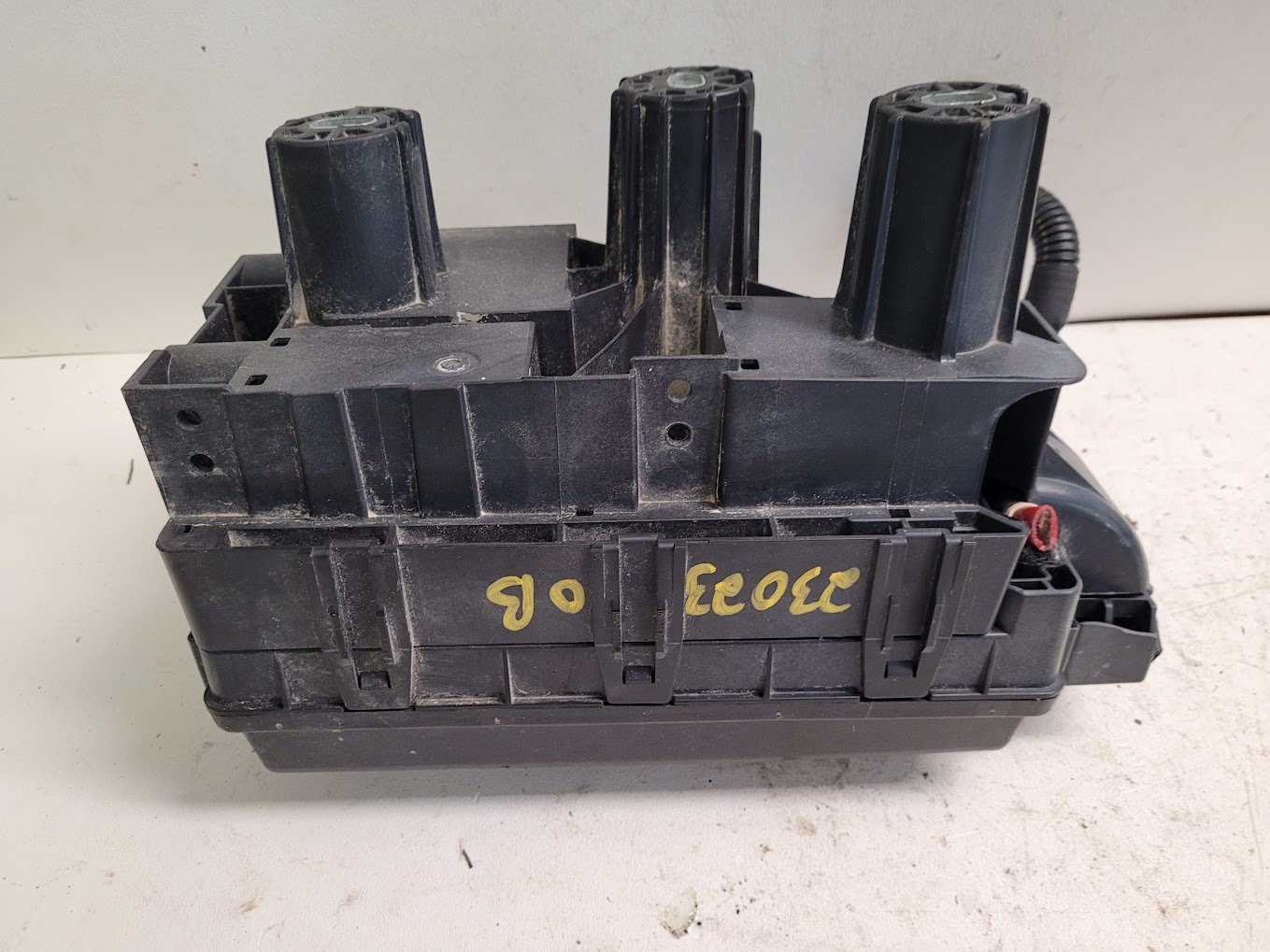 Engine Fuse Box for GMC and Chevrolet vehicles