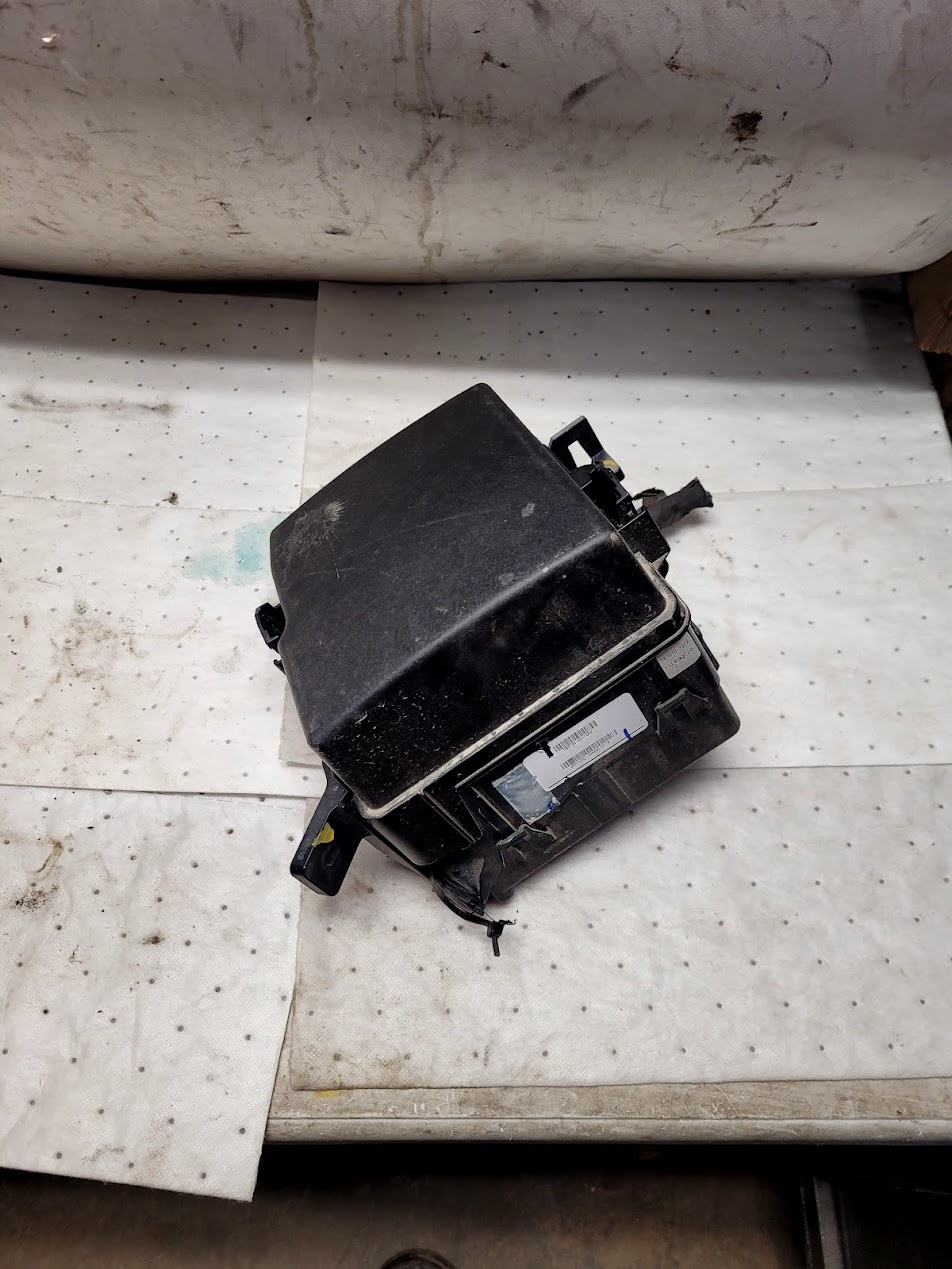 Engine Fuse Box for Hyundai vehicles