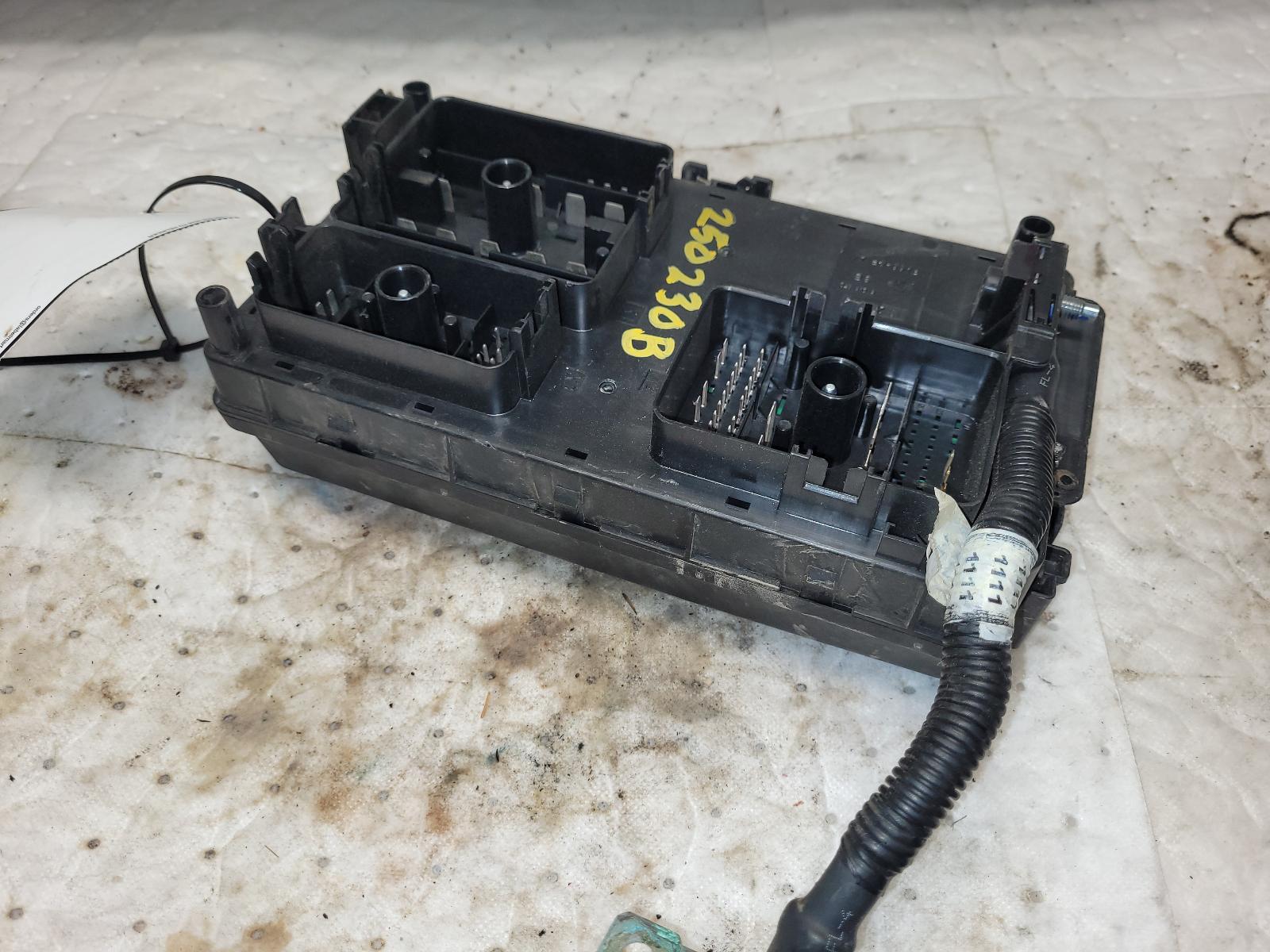 Engine Fuse Box for Cadillac vehicles