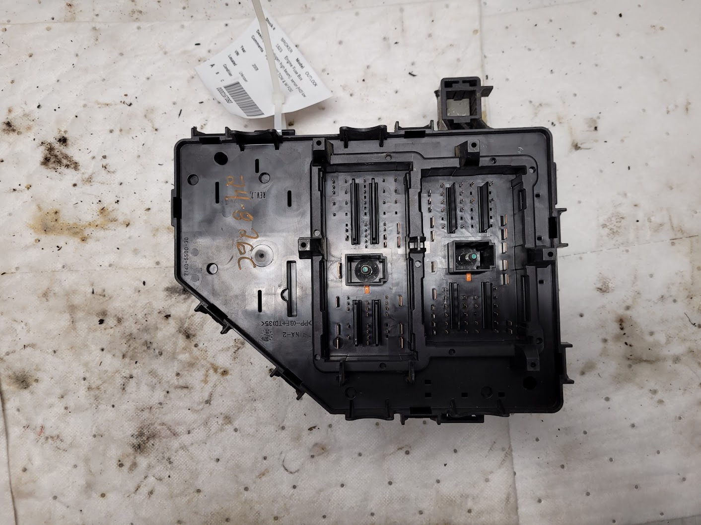 Engine Fuse Box for Saturn vehicles
